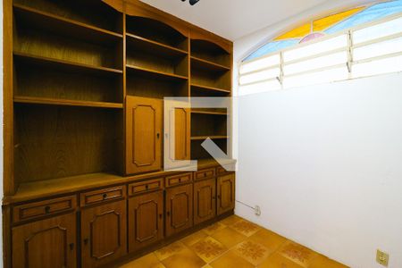Casa para alugar com 250m², 3 quartos e 5 vagasEscritório