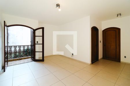 Casa para alugar com 250m², 3 quartos e 5 vagasQuarto Suíte