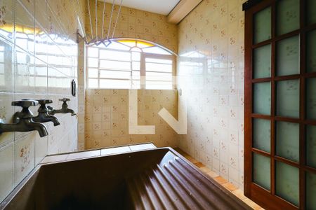 Casa para alugar com 250m², 3 quartos e 5 vagasÁrea de Serviço