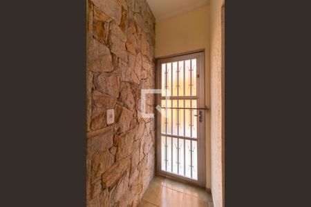 Casa à venda com 200m², 3 quartos e 2 vagas Casa à venda com 200m², 3 quartos e 2 vagasEntrada Auxiliar