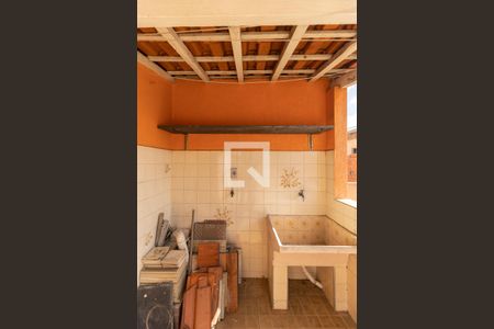 Casa à venda com 200m², 3 quartos e 2 vagas Casa à venda com 200m², 3 quartos e 2 vagasLavanderia 2