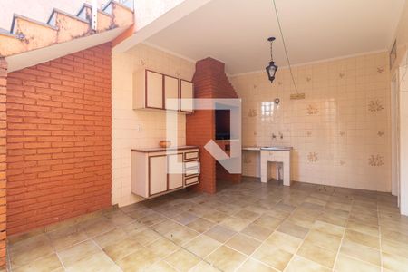 Casa à venda com 200m², 3 quartos e 2 vagas Casa à venda com 200m², 3 quartos e 2 vagasQuintal