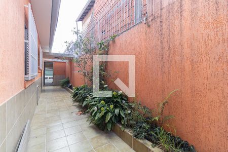 Casa à venda com 200m², 3 quartos e 2 vagas Casa à venda com 200m², 3 quartos e 2 vagasCorredor Lateral