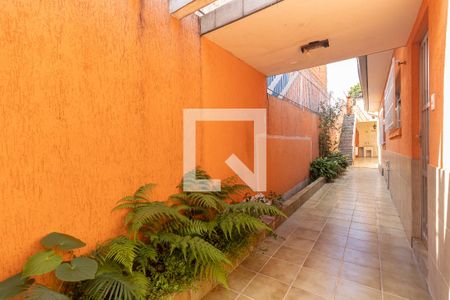 Casa à venda com 200m², 3 quartos e 2 vagas Casa à venda com 200m², 3 quartos e 2 vagasCorredor Lateral