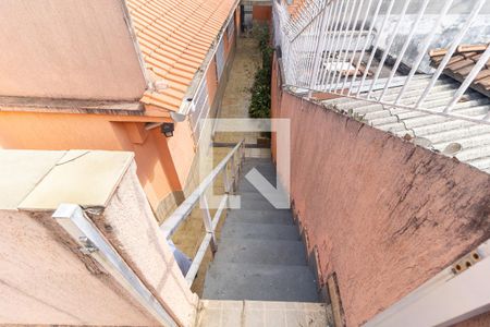 Casa à venda com 200m², 3 quartos e 2 vagas Casa à venda com 200m², 3 quartos e 2 vagasEscada