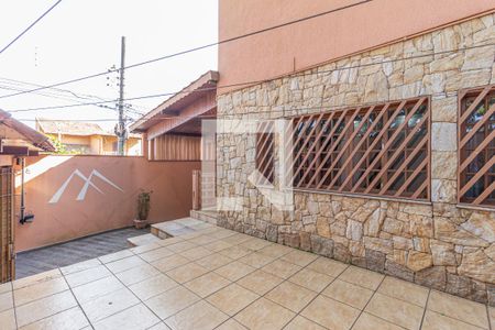 Casa à venda com 198m², 3 quartos e 3 vagas Casa à venda com 198m², 3 quartos e 3 vagasQuintal