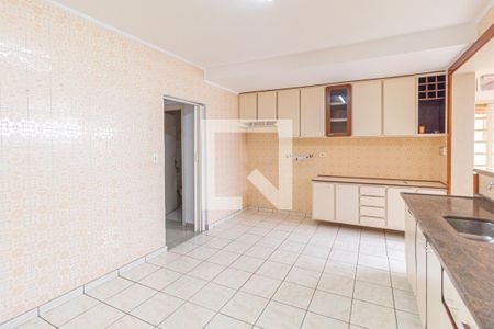 Casa à venda com 198m², 3 quartos e 3 vagas Casa à venda com 198m², 3 quartos e 3 vagasCozinha