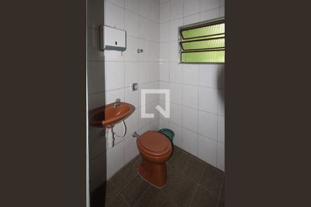 Casa à venda com 360m², 3 quartos e 5 vagasBanheiro da  Edícula