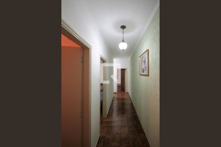 Casa à venda com 360m², 3 quartos e 5 vagasCorredor