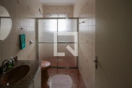 Casa à venda com 360m², 3 quartos e 5 vagasBanheiro da Suíte 02