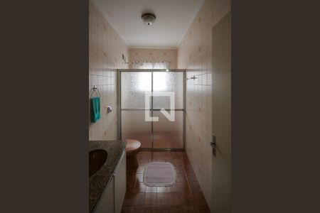 Casa à venda com 360m², 3 quartos e 5 vagasBanheiro da Suíte 02
