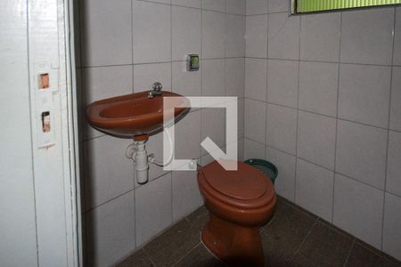 Casa à venda com 360m², 3 quartos e 5 vagasBanheiro da  Edícula