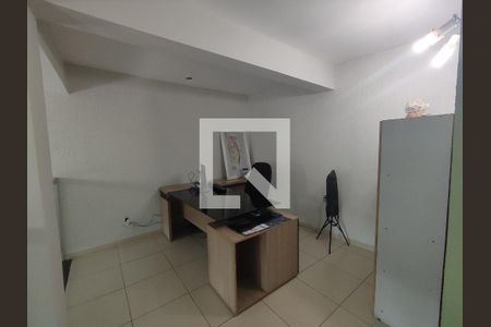 Casa à venda com 300m², 3 quartos e 2 vagasEscritório