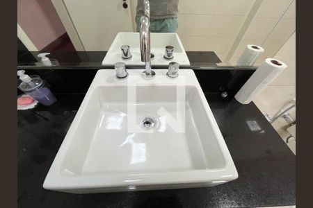 Casa à venda com 200m², 3 quartos e 2 vagasBanheiro 