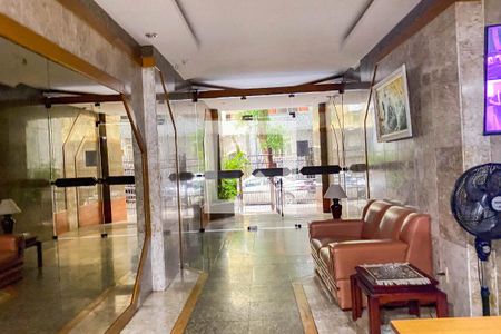 Apartamento à venda com 242m², 4 quartos e 2 vagasFachada e portaria