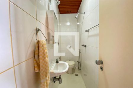 Apartamento à venda com 242m², 4 quartos e 2 vagasBanheiro social 2