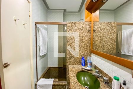 Apartamento à venda com 242m², 4 quartos e 2 vagasBanheiro da suíte