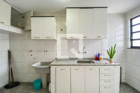 Apartamento à venda com 242m², 4 quartos e 2 vagasCozinha superior