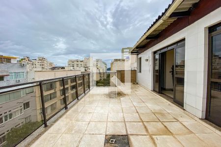 Apartamento à venda com 242m², 4 quartos e 2 vagasVaranda Superior