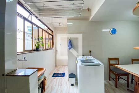 Apartamento à venda com 242m², 4 quartos e 2 vagasCozinha superior