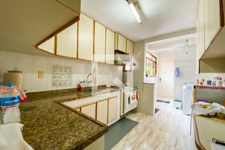 Apartamento à venda com 242m², 4 quartos e 2 vagasCozinha superior