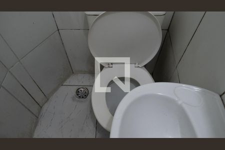 Banheiro de kitnet/studio para alugar com 1 quarto, 16m² em Campos Elíseos, São Paulo