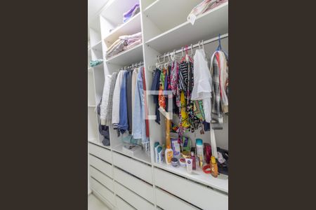 Casa para alugar com 130m², 3 quartos e sem vaga Casa para alugar com 130m², 3 quartos e sem vagaSuíte - Closet