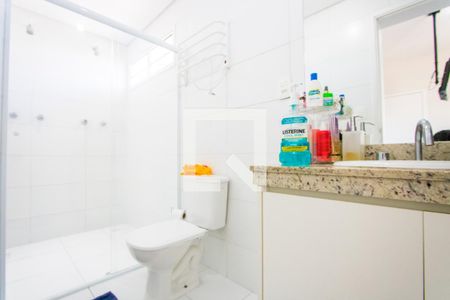 Apartamento à venda com 96m², 3 quartos e 3 vagasBanheiro do quarto 1
