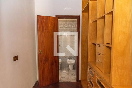 Apartamento à venda com 140m², 3 quartos e 3 vagas Apartamento à venda com 140m², 3 quartos e 3 vagasCloset da suíte