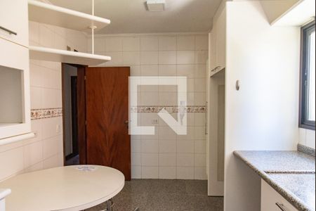 Apartamento à venda com 140m², 3 quartos e 3 vagas Apartamento à venda com 140m², 3 quartos e 3 vagasCozinha