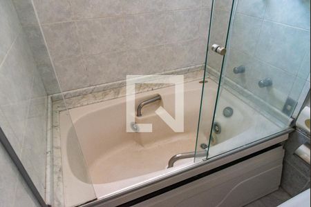 Apartamento à venda com 140m², 3 quartos e 3 vagas Apartamento à venda com 140m², 3 quartos e 3 vagasBanheiro da suíte