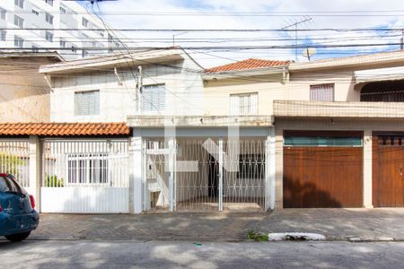 Casa à venda com 200m², 2 quartos e 1 vagaFachada
