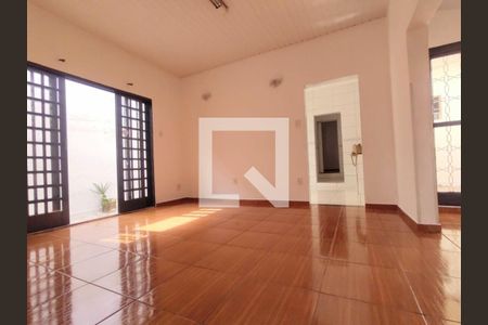 Casa à venda com 3 quartos, 100m² em Quinta da Paineira, São Paulo