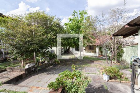 Casa à venda com 332m², 4 quartos e 3 vagasQuintal