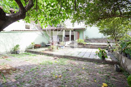 Casa à venda com 332m², 4 quartos e 3 vagasQuintal