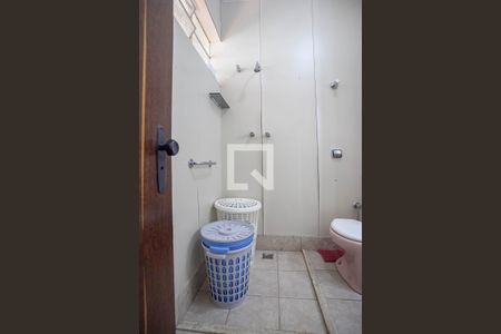 Casa à venda com 332m², 4 quartos e 3 vagasBanheiro da suíte 1