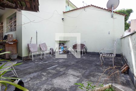 Casa à venda com 332m², 4 quartos e 3 vagasQuintal