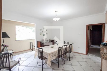 Casa à venda com 332m², 4 quartos e 3 vagasSala 3