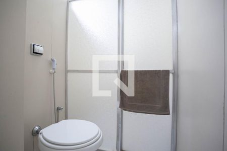 Casa à venda com 332m², 4 quartos e 3 vagasBanheiro da suíte 2