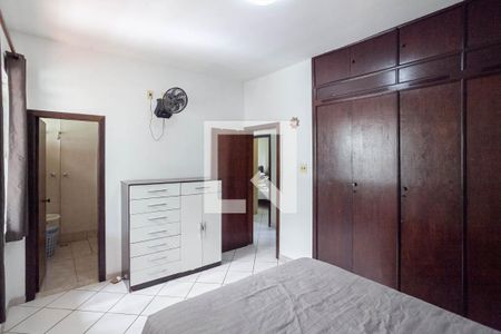 Casa à venda com 332m², 4 quartos e 3 vagasSuíte 1
