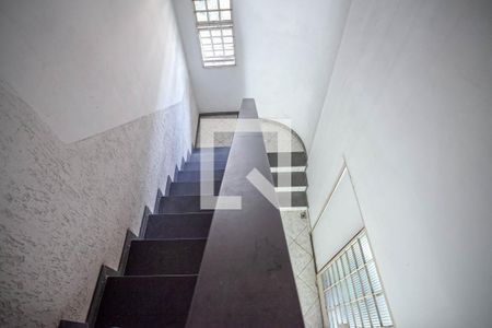 Casa à venda com 332m², 4 quartos e 3 vagasEscada