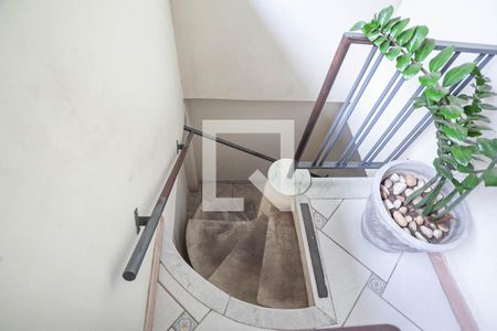 Casa à venda com 332m², 4 quartos e 3 vagasEscada