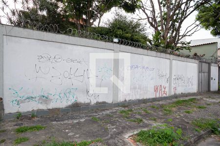 Casa à venda com 332m², 4 quartos e 3 vagasFachada