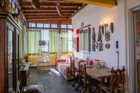 Apartamento à venda com 150m², 4 quartos e 2 vagas Apartamento à venda com 150m², 4 quartos e 2 vagasChurrasqueira