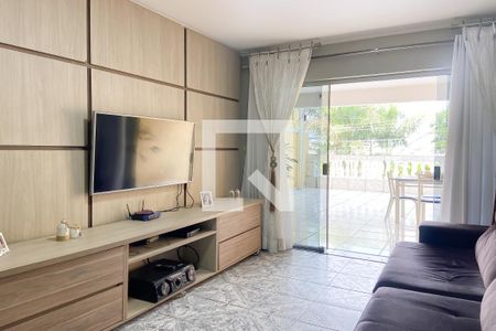 Casa para alugar com 3 quartos, 220m² em Veloso, Osasco