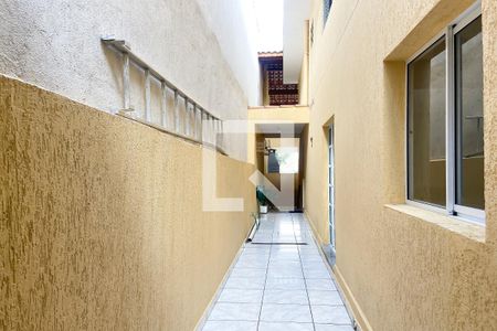 Corredor de casa para alugar com 3 quartos, 220m² em Veloso, Osasco