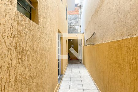 Corredor de casa para alugar com 3 quartos, 220m² em Veloso, Osasco