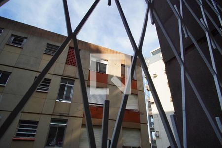 Sala - Vista de apartamento para alugar com 2 quartos, 48m² em Bela Vista, Porto Alegre