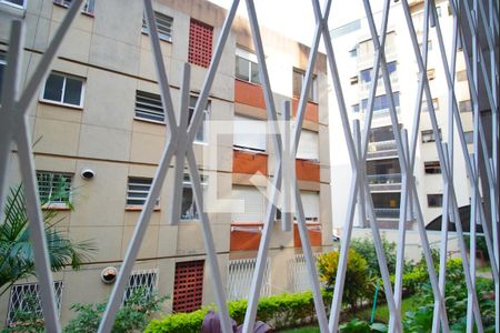 Quarto 1 - Vista de apartamento para alugar com 2 quartos, 48m² em Bela Vista, Porto Alegre