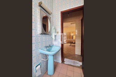 Casa à venda com 180m², 3 quartos e 8 vagasBanheiro 2